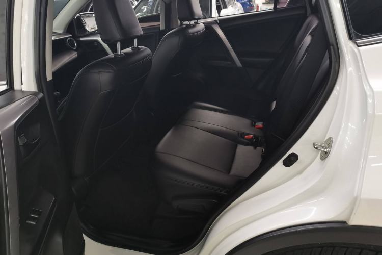 Used Toyota RAV4 2018 2.0L CVT Two-Wheel Drive Fashion X Edition