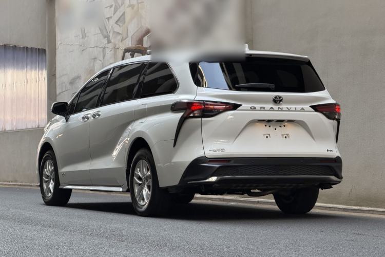 Used Toyota Granvia 2024 2.5L Hybrid Comfort Edition