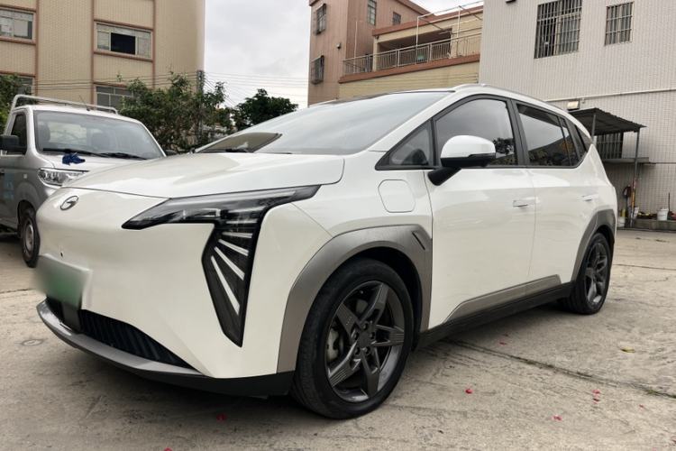 Used AION Y 2022 Plus 70 Tech Edition