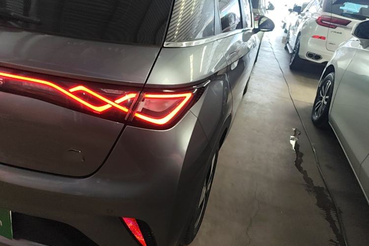 Used BYD Dolphin 2023 420 km Fashion Edition
