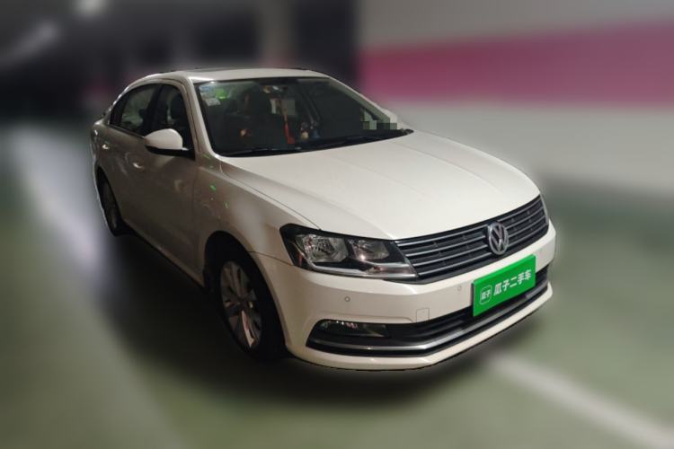 Used Volkswagen Lavida 2015 1.6L Automatic Comfort Edition Front Right 45 Deg