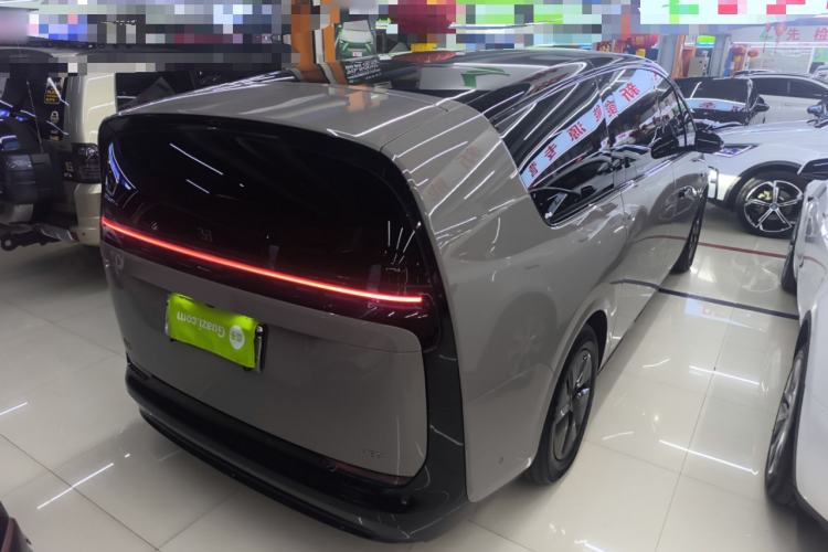 Used Li Auto MEGA 2024 Ultra Model
