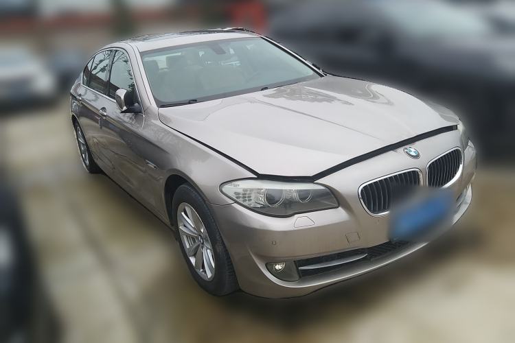 Used BMW 5 Series 2013 525Li Luxury Model Front Right 45 Deg