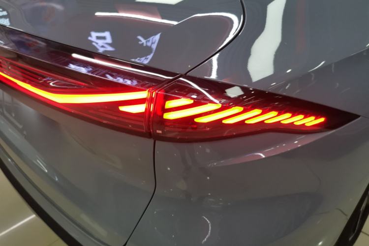 Used Geely Galaxy L6 2025 EM-i 140km Explorer+ Edition Right Rear Taillight