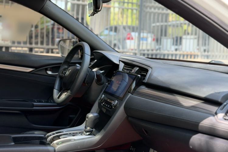 Used Honda Civic 2021 HATCHBACK 220TURBO CVT New Trendsetter Interior 1