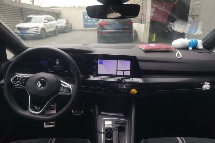 Used Volkswagen Golf 2021 280TSI DSG R-Line Interior 2