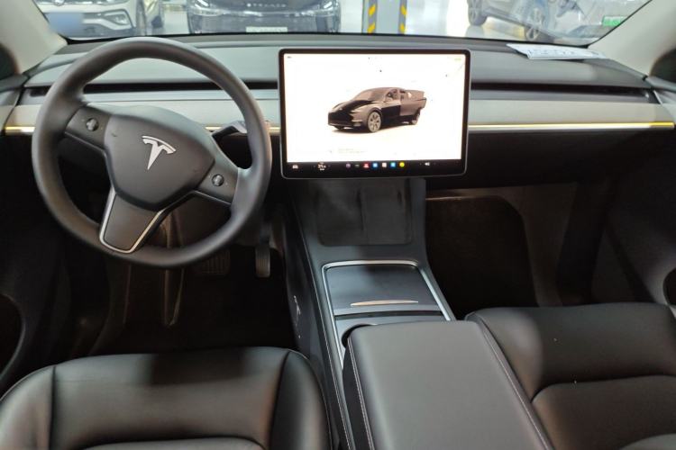 Used Tesla Model Y 2023 Rear-Wheel-Drive Version Center Console