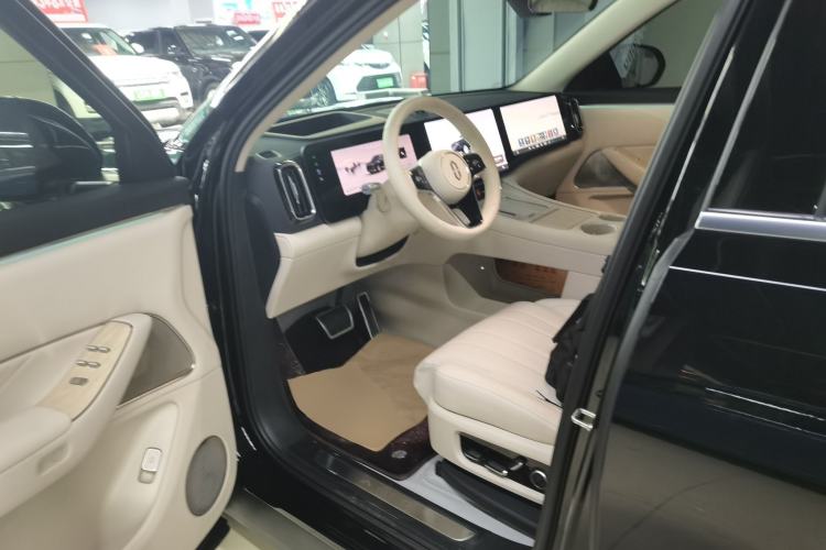 Used Hima AITO M8 2025 Extended-Range Max+ Version 53.4 kWh 6-Seater Edition Left Front Seat