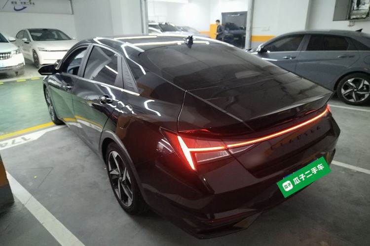 Used Hyundai Elantra 2021 1.5L CVT LUX Prestige Edition
