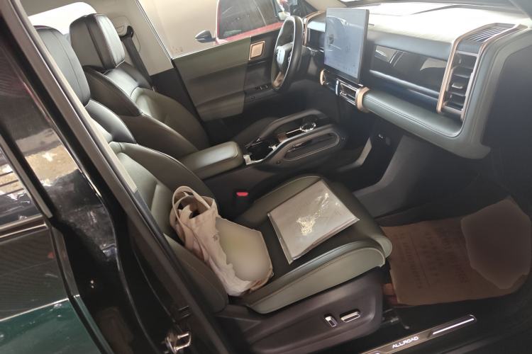 Used iCAR 03 2024 501km Four-wheel Drive Long-Range Advanced Version Right Front Seat