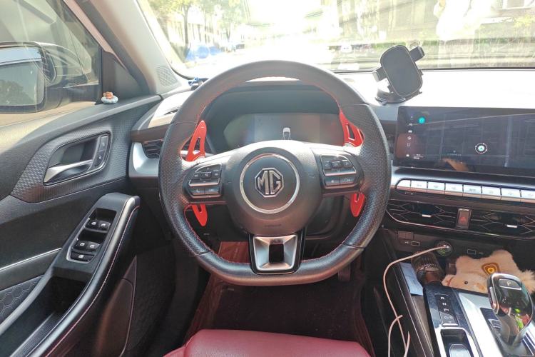 Used MG 5 2022 300TGI DCT Chao Yue Luxury Edition