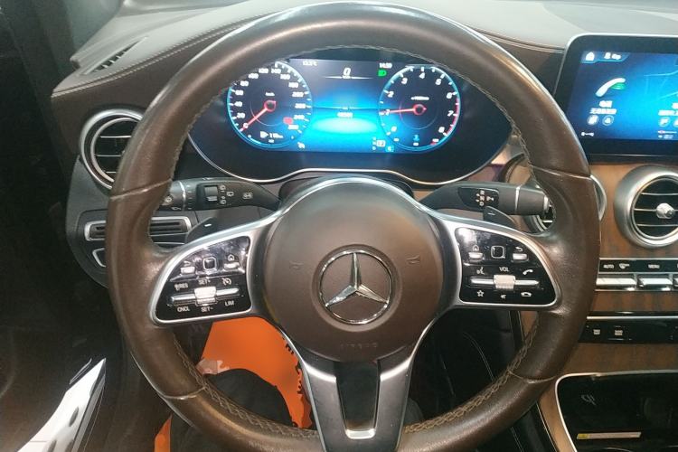 Used Mercedes-Benz GLC 2020 Facelift GLC 260 L 4MATIC Luxury Edition
