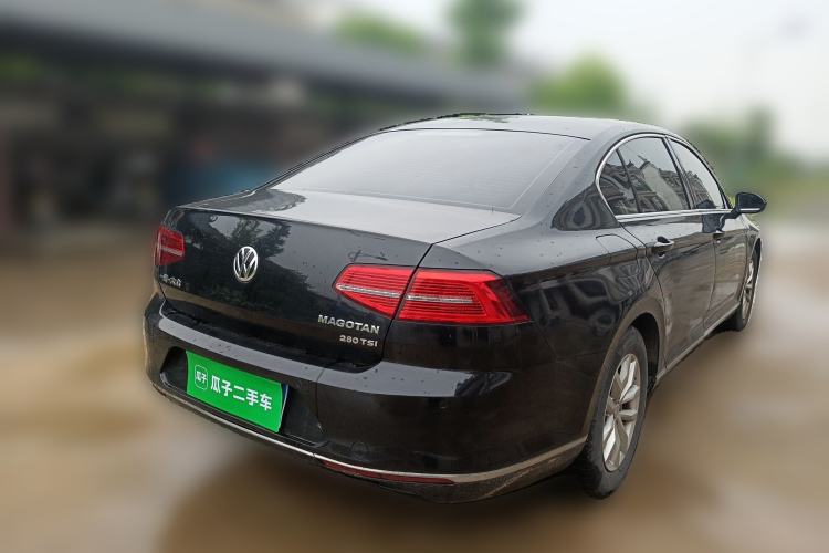 Used Volkswagen Magotan 2017 280TSI DSG Comfort Model
