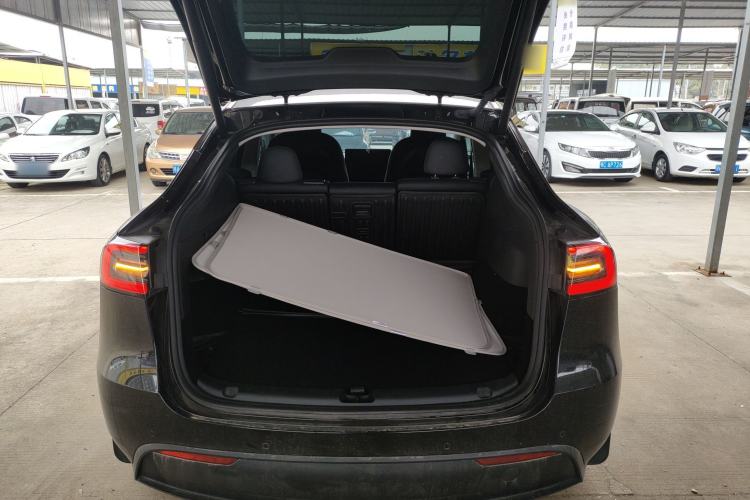 Used Tesla Model Y 2023 Rear-Wheel-Drive Version
