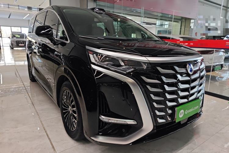 Used Denza D9 2025 DM-i Intelligent Drive 1020 Four-Wheel Drive Flagship Model