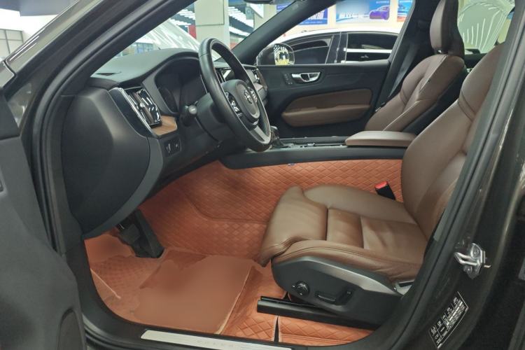 Used Volvo XC60 2021 T5 4x4 Smart Luxury Edition Left Front Seat