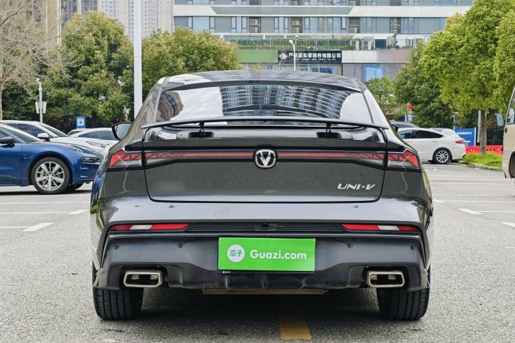 Used CHANGAN UNI-V 2025 1.5T 500Bar Prestige Version
