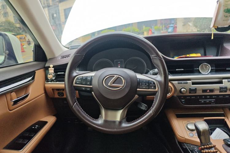 Used Lexus ES 2015 200 Elite Edition
