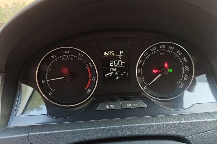 Used Skoda Rapid Spaceback 2016 Revised 1.6L Automatic Chuanxing Version