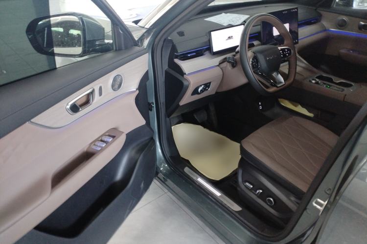 Used Fengyun T8 2025 1.5T 130km Deluxe Version 5 Seats Driver Seat