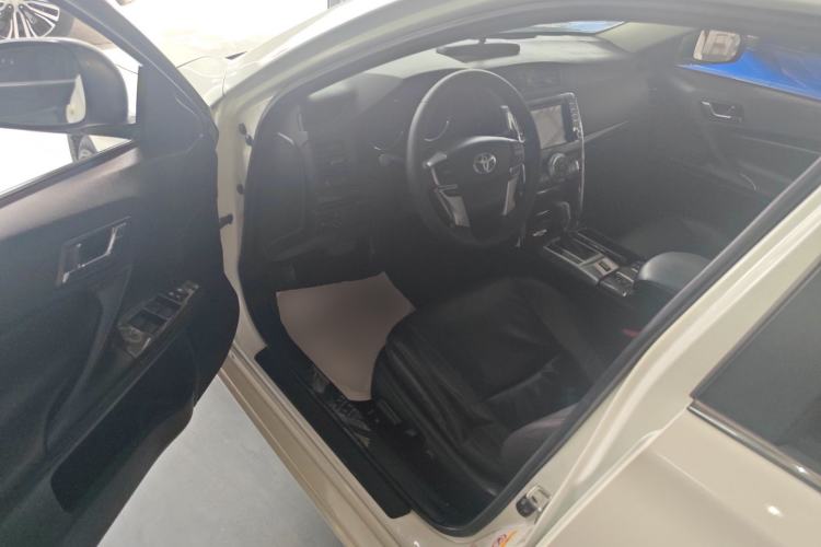 Used Toyota Reiz 2013 2.5V Elite Edition Driver Seat