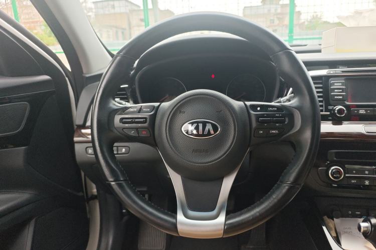 Used Kia K4 2015 1.8L Automatic DLX Special Steering Wheel