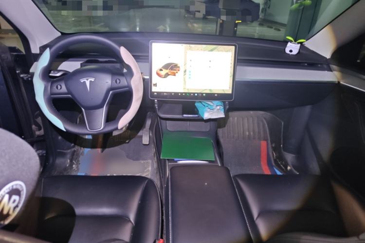 Used Tesla Model Y 2024 Rear-Wheel-Drive Version Center Console