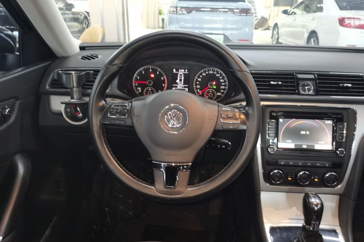 Used Volkswagen Passat 2014 1.8TSI DSG Prestige Edition Steering Wheel