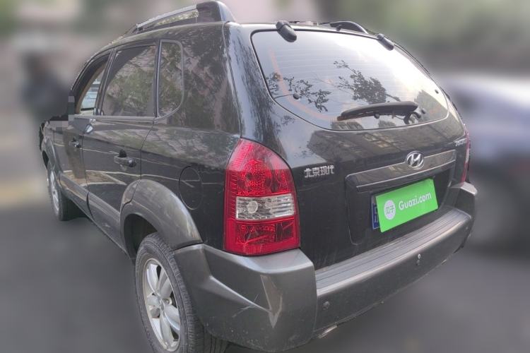 Used Hyundai Tucson 2009 2.0L Automatic Two-Wheel Drive with Sunroof
