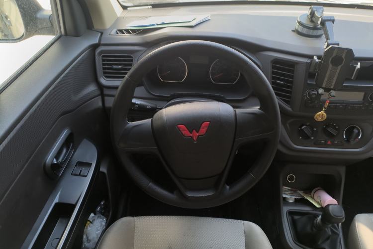 Used Wuling Hongguang V 2022 1.5L Jingqu Edition Electric-Assist LAR
