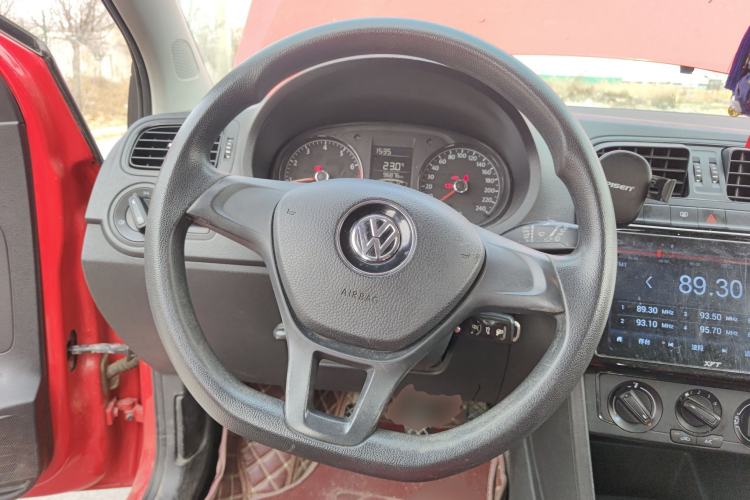 Used Volkswagen Polo 2014 1.4L Manual Fashion Edition
