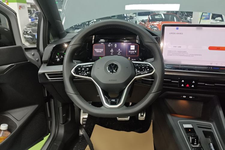 Used Volkswagen Golf 2025 300TSI R-Line Steering Wheel