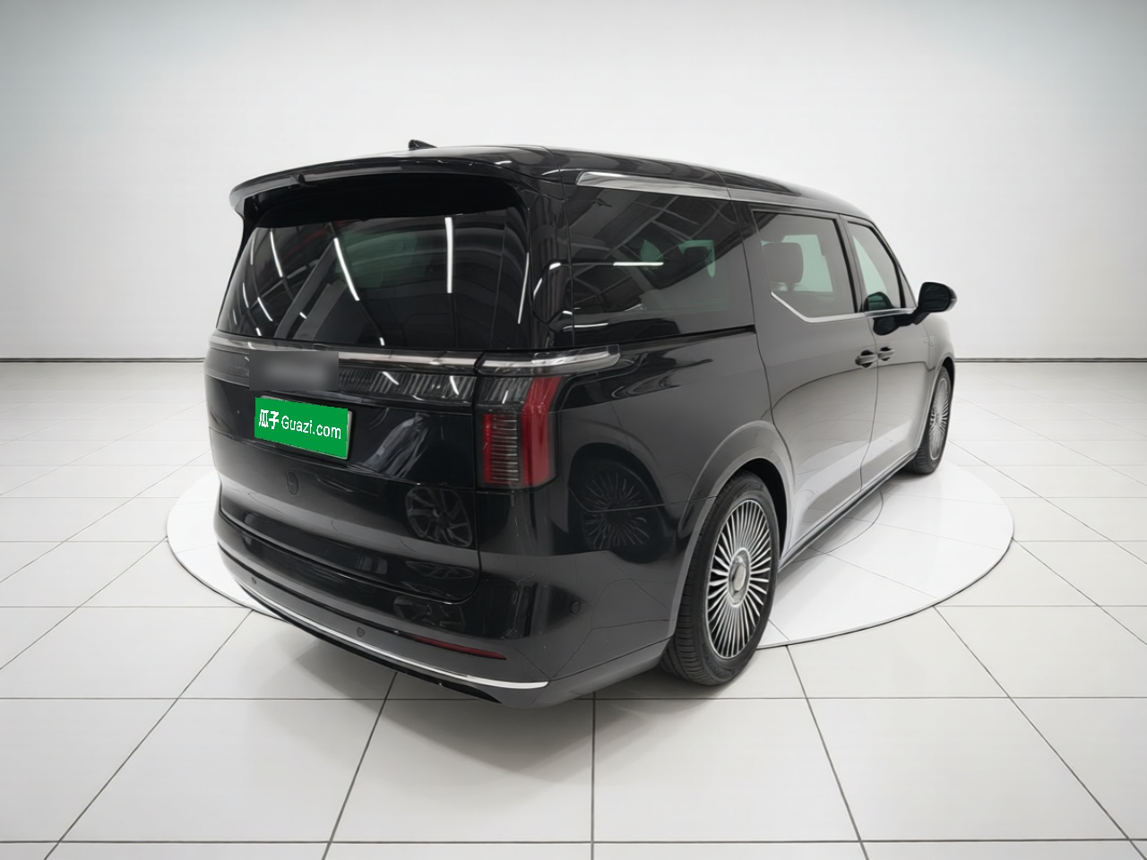 Zeekr 009 2024 7-Seater Walk-Through Version Four-Wheel Drive 108 kWh — снимка 6
