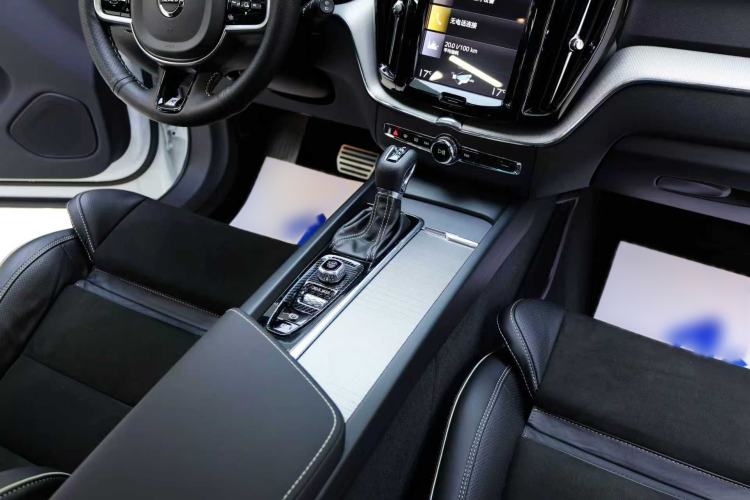 Used Volvo XC60 2018 T5 4x4 Smart & Sporty Edition Interior 13