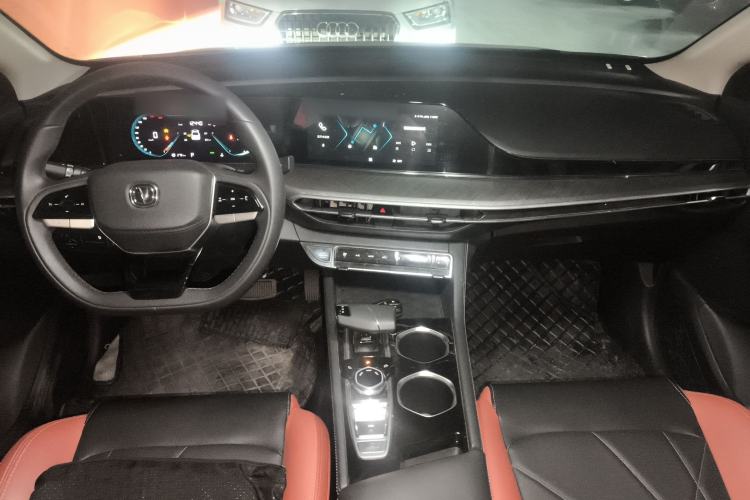 Used Changan Eado 2022 PLUS Blue Whale NE 1.4T GDI DCT Prestige Edition
