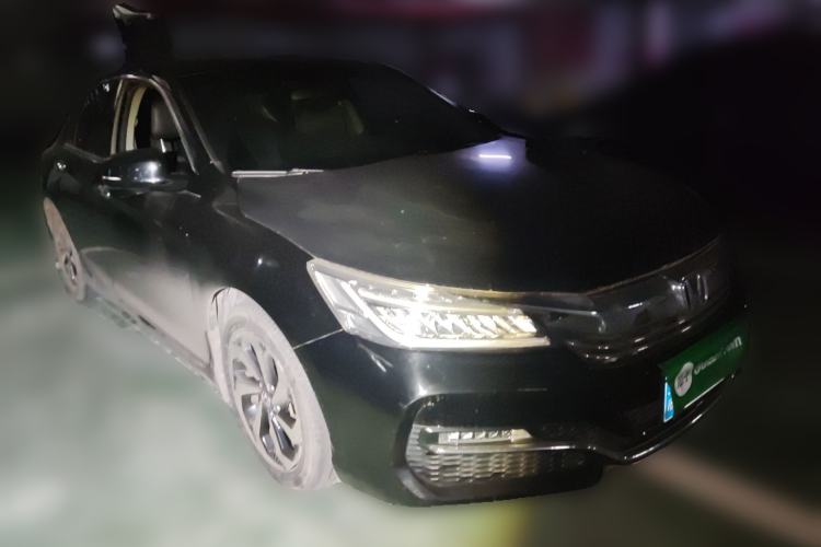 Used Honda Accord 2016 2.4L Luxury Edition Front Right 45 Deg
