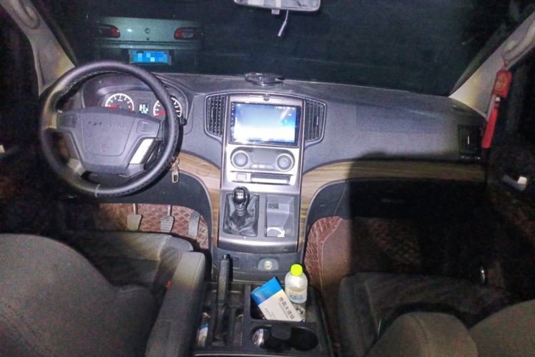 Used FORTHING Lingzhi PLUS 2022 Travel Edition 2.0L Manual Comfort Version 7 Seats