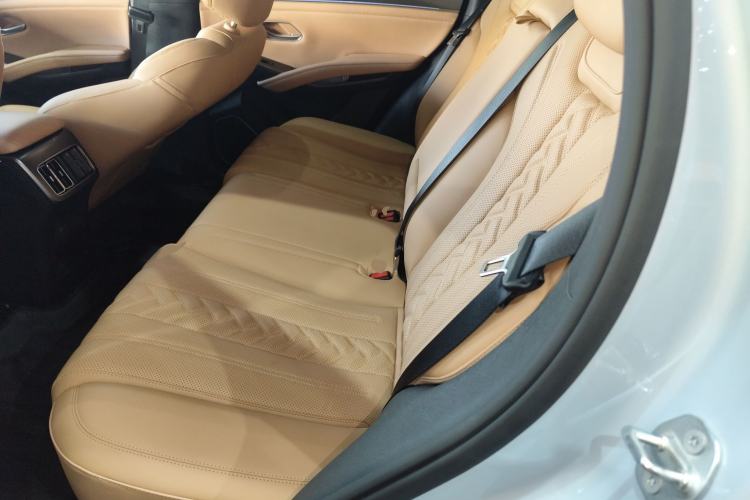 Used BYD Song L DM-i 2025 Intelligent Driving Version 160 km Beyond-Range Type