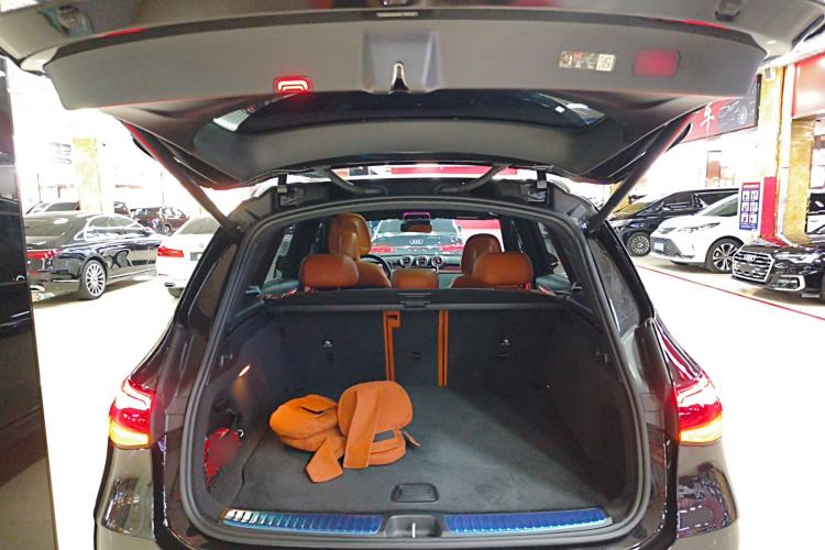 Used Mercedes-Benz GLC 2024 Facelifted GLC 260 L 4MATIC Luxury Version 5 Seats