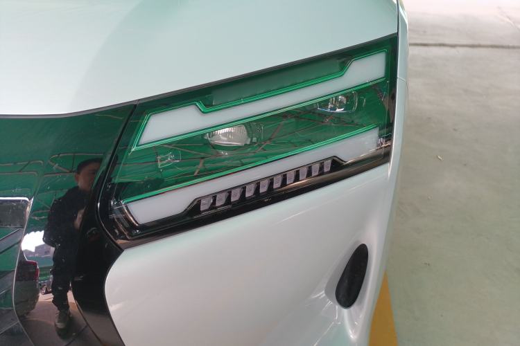 Used Wuling Wuling Starlight 730 2025 Model Plug-in Hybrid 125km Luxury Edition