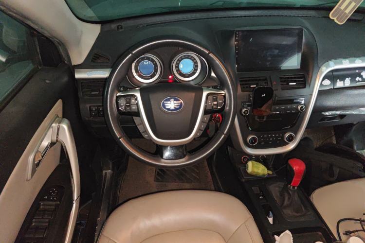 Used Bestune X80 2013 2.0L manual luxury version