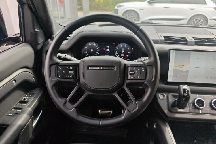 Used Land Rover Defender 2025 110 3.0T P400 X Steering Wheel