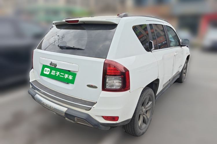 Used Jeep Compass 2013 2.4L four-wheel-drive sport version Rear Right 45 Deg