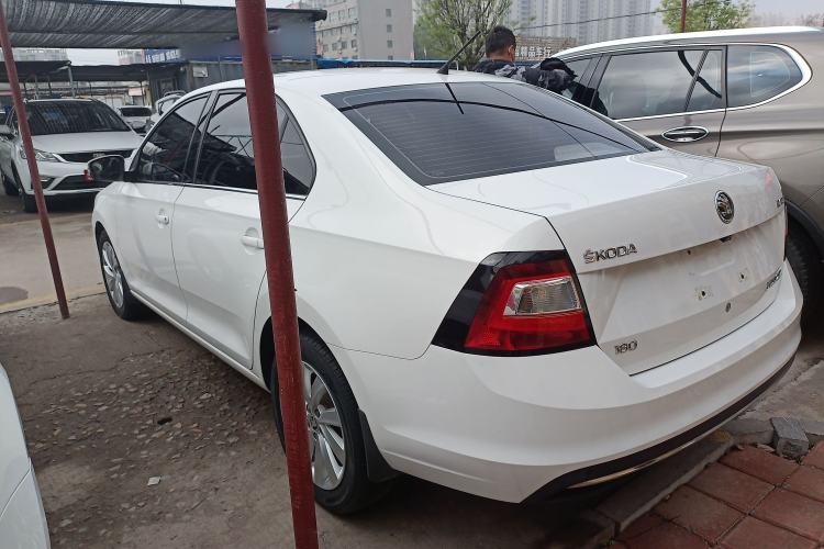 Used Skoda Rapid 2018 1.6L Manual Comfort Edition Exterior 2