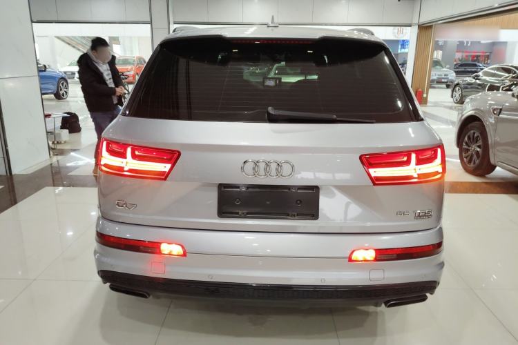 Used Audi Q7 2016 40 TFSI Comfort Model
