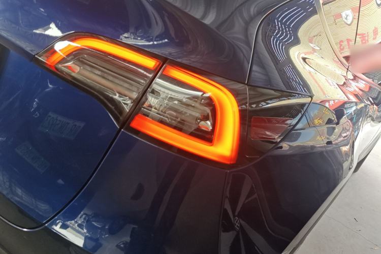 Used Tesla Model Y 2021 Long-Range All-Wheel-Drive Version