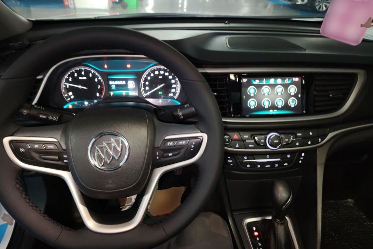 Used Buick GT 2019 18T Automatic Connected Elite Model China VI Standard Center Console