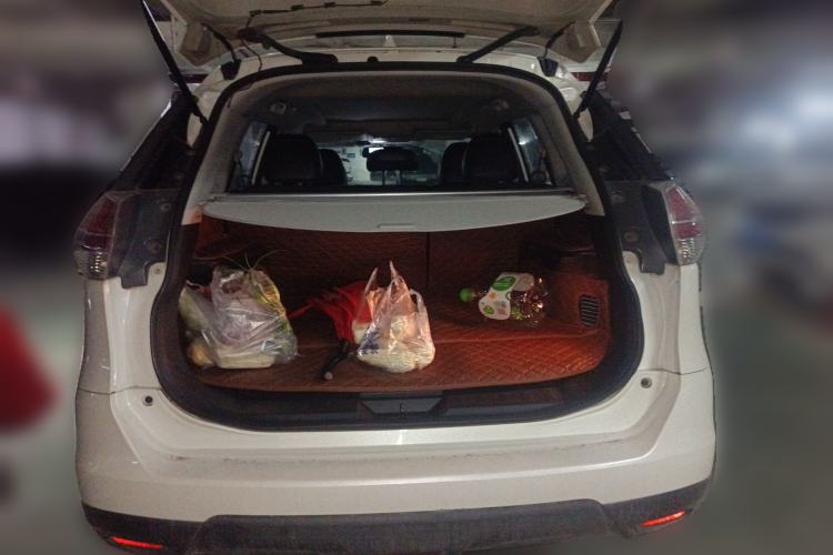 Used Nissan X-Trail 2015 2.0L CVT Comfort MAX Edition 2WD Trunk