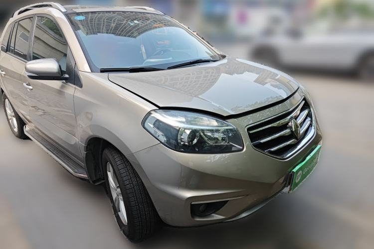 Used Renault Koleos 2012 2.5 4x4 Urban Edition Front Right 45 Deg