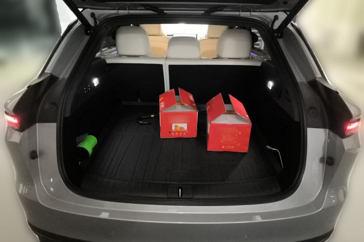 Used Li Auto i6 2025 Model Four-Wheel-Drive Standard Type